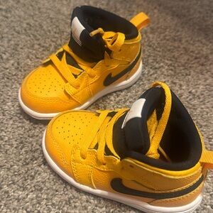 Jordan 1s yellow and black